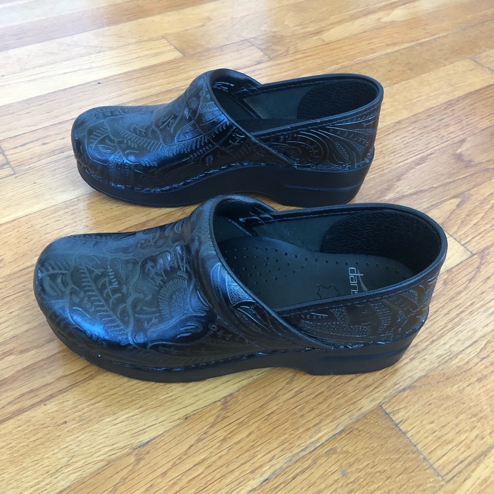 Dansko Professional Tooled Women’s Clog Size 38 - image 2